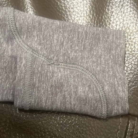 SOLD Lululemon Think Fast Pullover Heathered
Slate Tonka Stripe Heathered Slate - Picture 12 of 13